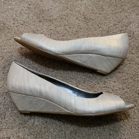 Alfani Step n Flex Peep Toe Wedge Heels - Picture 3 of 6